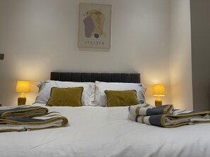 2 chambres, fer et planche à repasser, Wi-Fi, draps fournis