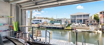 Waterfront: Jacuzzi, SUP, Kayaks, Big H2O Mat, Fun Room, Ping Pong, Dock & Canoe