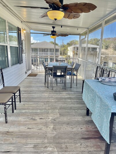 Waterfront: Jacuzzi, SUP, Kayaks, Big H2O Mat, Fun Room, Ping Pong, Dock & Canoe