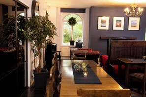 Dining - Luxury 15-Bed Manor | Sleeps 30+ | All Ensuite Rooms (Donegal Town)