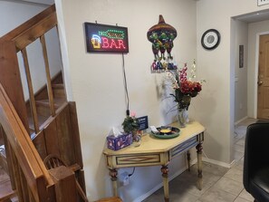 Lobby - Dreamcatcher 2-story Colonial Home. Pet Friendly!
1 mile from downtown hot tubs (Truth or Consequences)