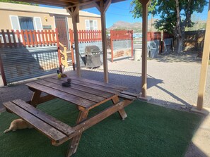 Outdoor dining - Dreamcatcher  2-story Colonial Home. Pet Friendly!
1 mile from downtown hot tubs (Truth or Consequences)