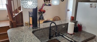 Dreamcatcher  2-story Colonial Home. Pet Friendly!
1 mile from downtown hot tubs