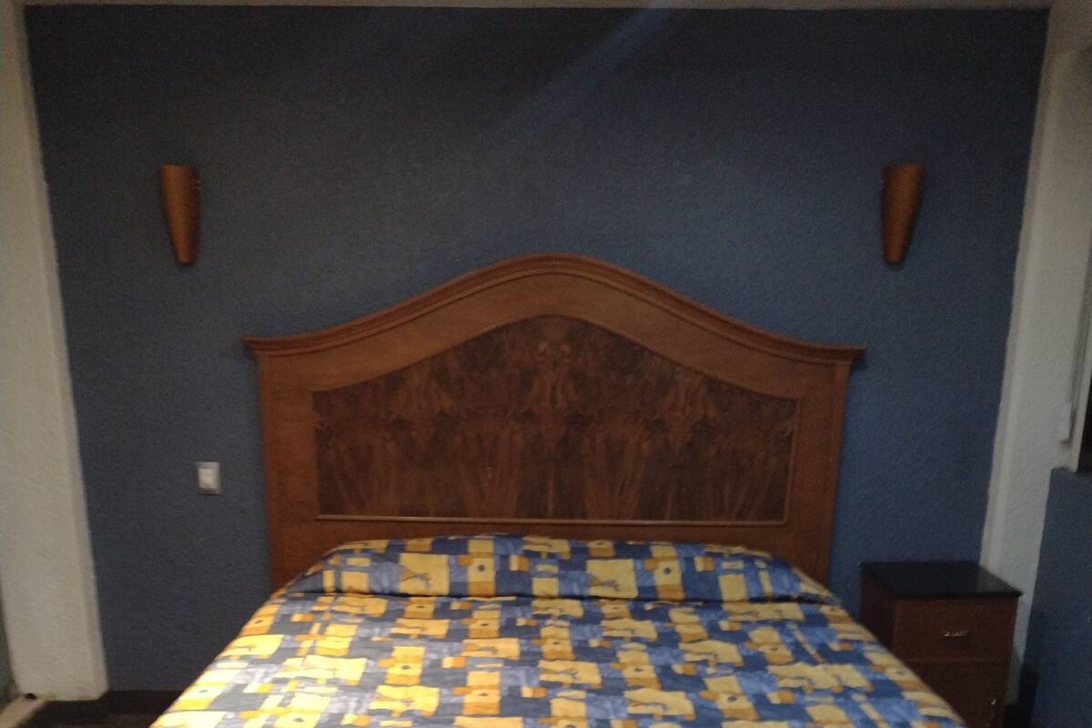 Suite | WiFi (free), bed sheets