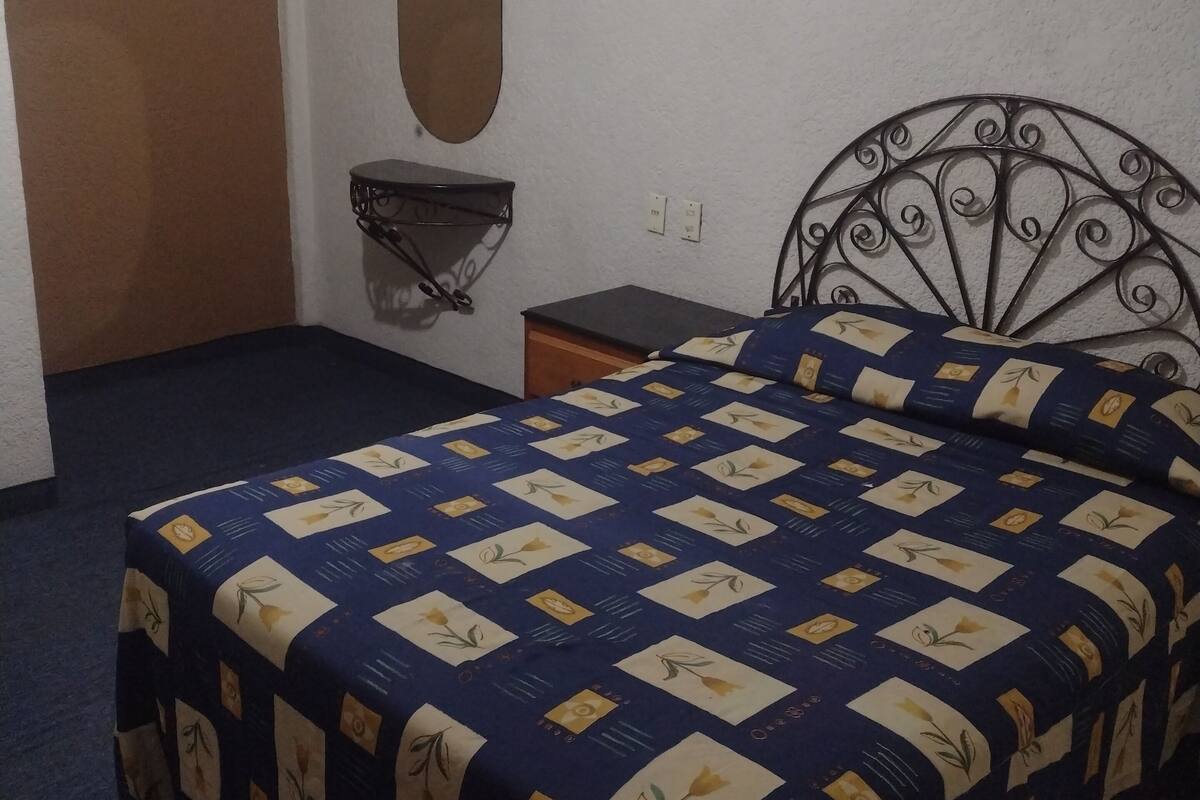Basic Room | WiFi (free), bed sheets