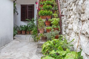 Apartment | Property grounds - Modern and Practical Studio in the Heart of Split (Split)