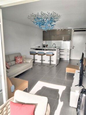 Smart TV - Appartement Neuf vue Marina Étang Z'abricots (Fort-de-France)