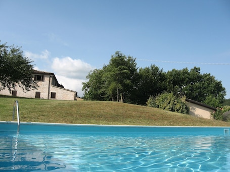Outdoor pool. lovely panorama, pool and valley view, equipped with kitchenette.