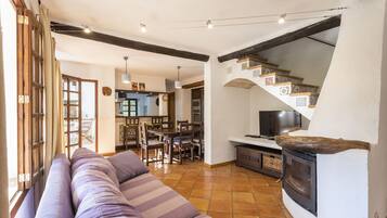 Télévision, cheminée