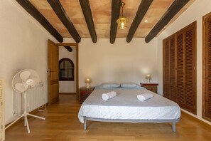 3 makuuhuonetta, ilmainen Wi-Fi, vuodevaatteet