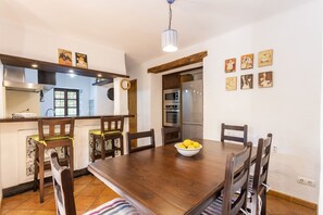 Dining - House in Playa de Muro with 3 bedrooms, 2 bathrooms, wifi and barbecue (Playa de Muro)