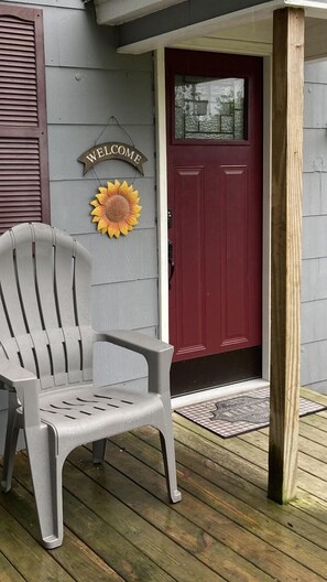 Exterior detail - Almost 5 miles to New River National Park, Canyon Rim and WV finest Whitewater (Fayetteville)