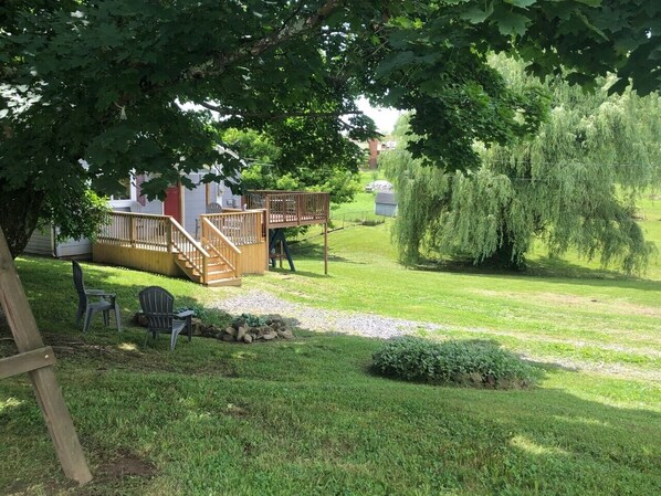 Property grounds - Almost 5 miles to New River National Park, Canyon Rim and WV finest Whitewater (Fayetteville)