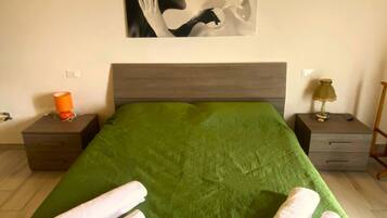 2 bedrooms, desk, iron/ironing board, travel crib