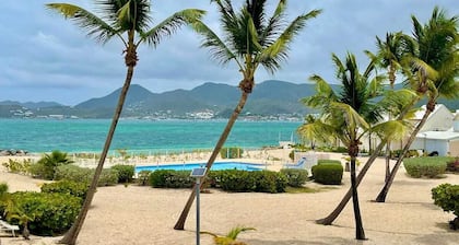 Nettlé Bay Beautiful 2-rooms apartment 4 sleeps, pools tennis fabulous sea view