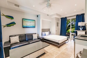 6 chambres, coffre-fort, bureau, fer et planche à repasser