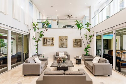 Luxury Villa-Infinity Pool-Jacuzzi-Endless Amenities-