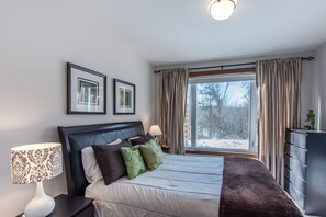 2 Schlafzimmer, BĂŒgeleisen/BĂŒgelbrett, kostenloses WLAN, BettwĂ€sche