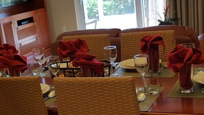 Dining - Five Stars Resorts  (Kissimmee)