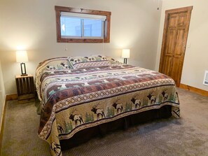 2 slaapkamers, een strijkplank/strijkijzer, reisbedje, gratis wifi