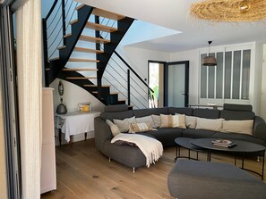 Smart TV - Maison à 300m de la Plage, Bardage Bois , Deux Terrasses 6 Couchages (HOURTIN PORT)