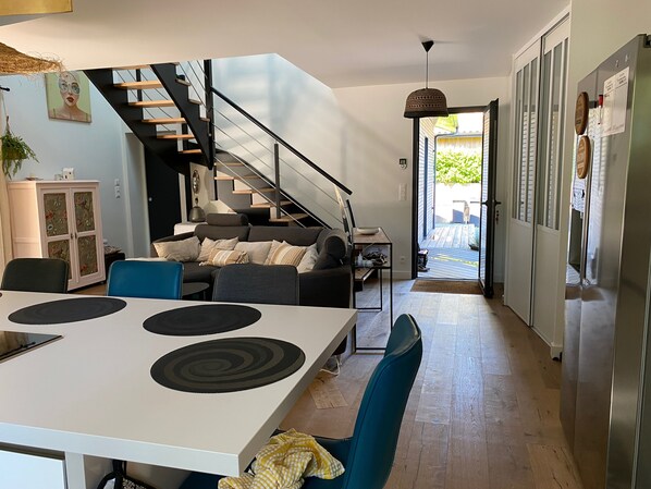 Interior - Maison à 300m de la Plage, Bardage Bois , Deux Terrasses 6 Couchages (HOURTIN PORT)