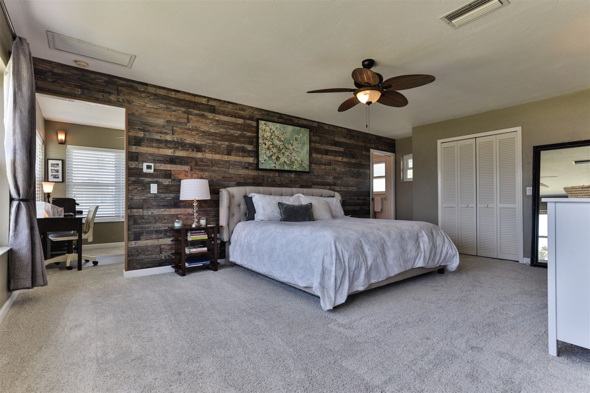 3 bedrooms, in-room safe, desk, iron/ironing board