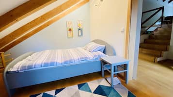 2 Schlafzimmer, Bügeleisen/Bügelbrett, Babybetten, Reisekinderbett