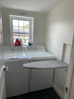 Interior - 3bdrm - 2bath with private deck (Ocean City)