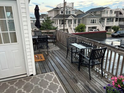 3bdrm - 2bath with private deck
