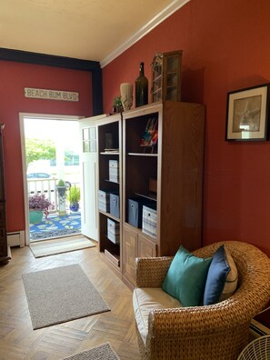 Interior - 3 Br Apartment with amazing ocean and lake views (Ocean Grove)