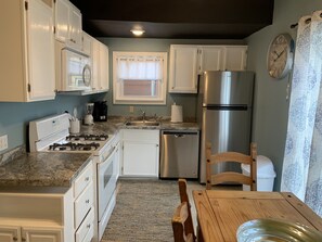 Private kitchen - 3 Br Apartment with amazing ocean and lake views (Ocean Grove)