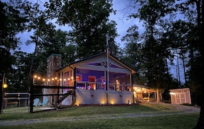 Exterior - ELLIJAY GA. COZY, 5⭐️. PUP FRIENDLY, MT. VIEWS, PRIVATE LAKE <br>“Mountain Soul” (Ellijay)