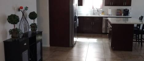 Mikrowelle, Ofen, Herdplatte, Geschirrspüler