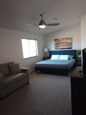 3 bedrooms, desk, iron/ironing board, WiFi