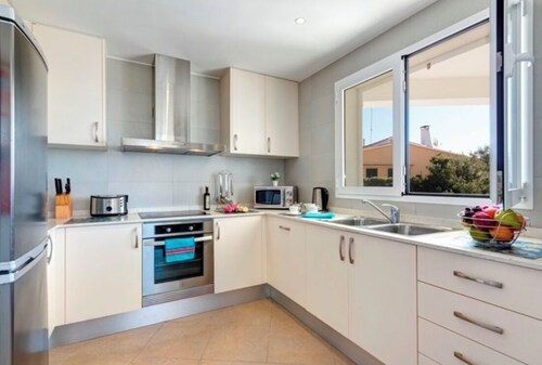 Villa with sea views and private pool