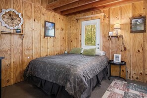 1 Schlafzimmer, kostenloses Internet, Bettwäsche