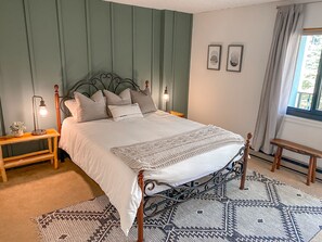 2 chambres, bureau, accès au Wi-Fi (inclus), literie fournie