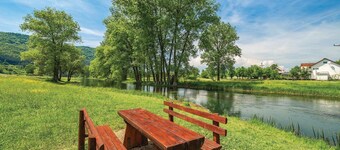 Mysig lägenhet med 2 sovrum i Otocac