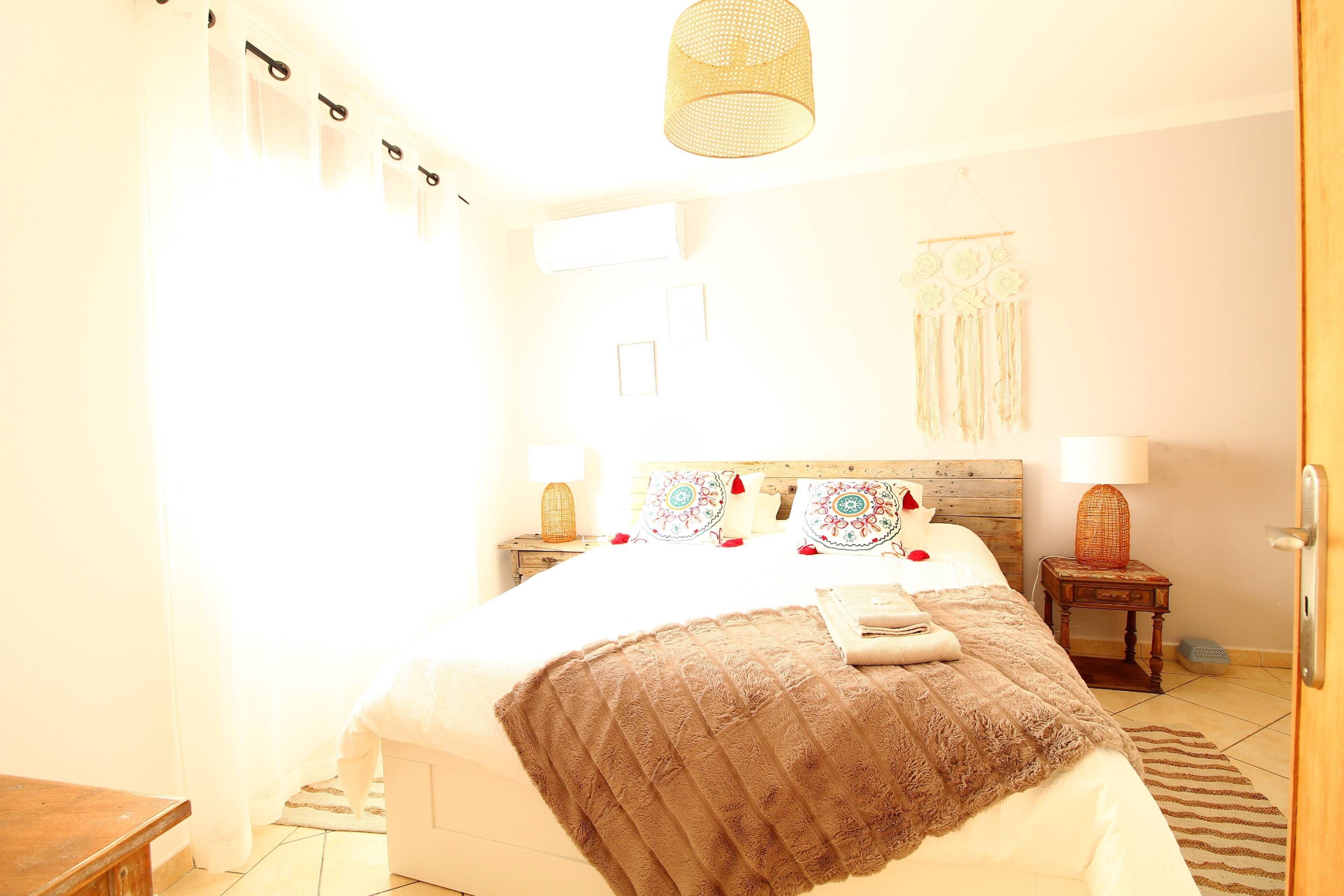 2 chambres, fer et planche à repasser, accès Internet, draps fournis