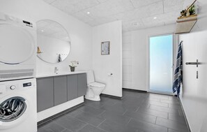Douche, sèche-cheveux