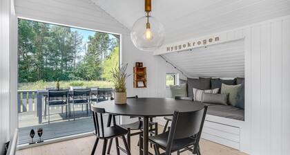 Beautiful home in Ebeltoft with WiFi
