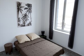 2 bedrooms, iron/ironing board, free WiFi, bed sheets - Maison Carrée/coeur Historique de Nîmes - Superbe Appt 55m² (Nîmes)