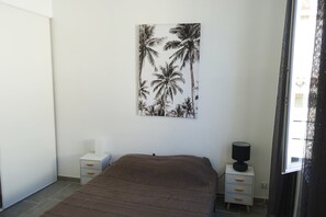2 bedrooms, iron/ironing board, free WiFi, bed sheets - Maison Carrée/coeur Historique de Nîmes - Superbe Appt 55m² (Nîmes)