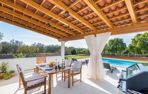 Outdoor dining - Gorgeous home in Galizana with WiFi (Galizana)