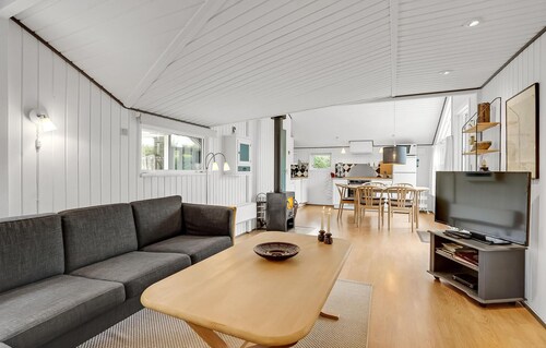 2 bedroom gorgeous home in Hemmet