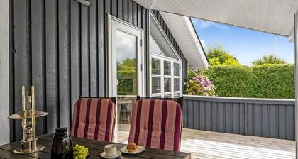 2 bedroom gorgeous home in Hemmet