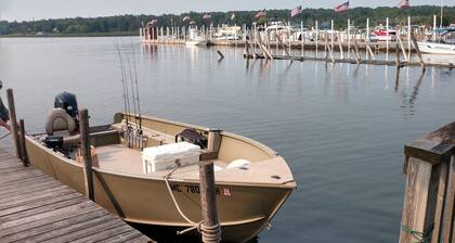 Cedarville Bay Cabin with Private boat launch