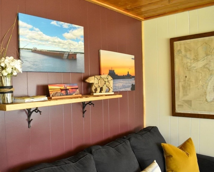Waterfront Cabin On Sugar Island, Minutes Away From The Soo Locks. - Michigan