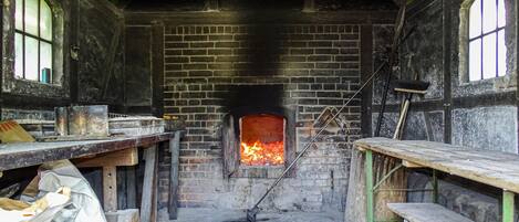 المنطقة المحيطة بالمنشأة